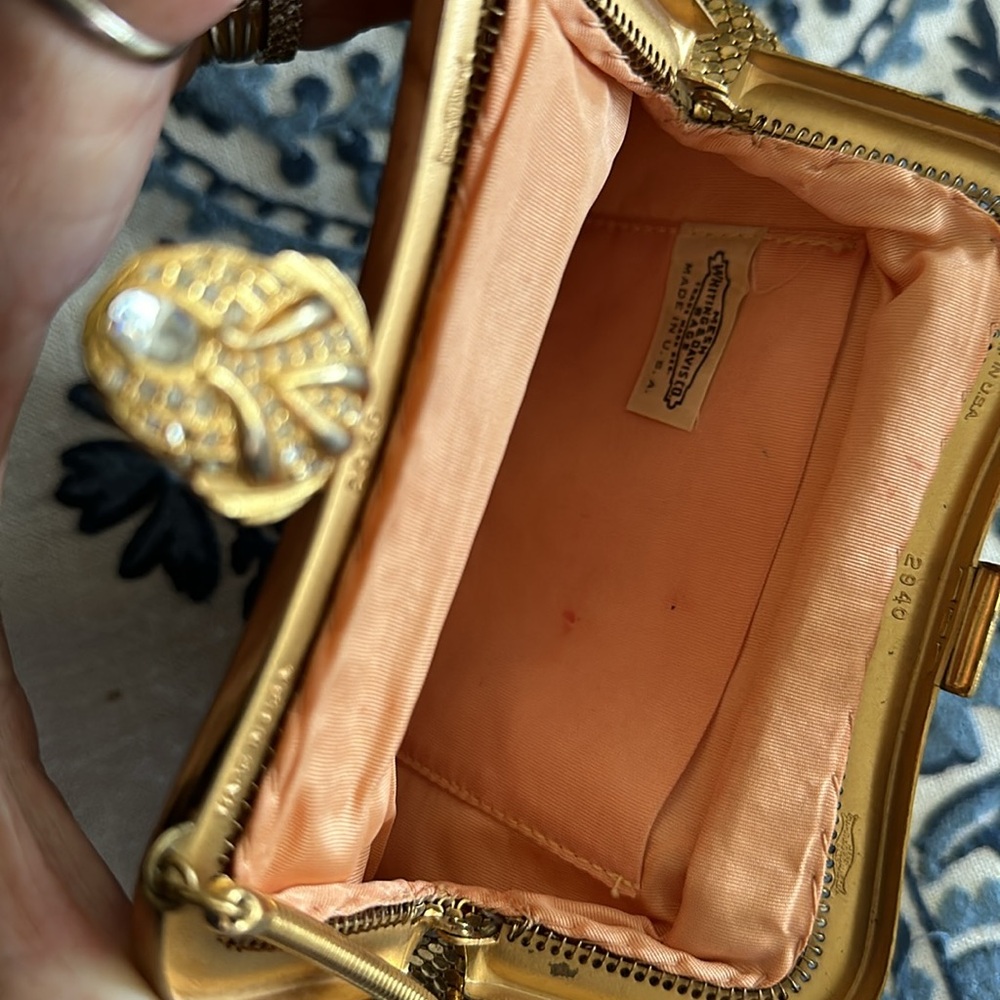 Whiting & Davis gold chain Maile evening bag clasp is ornate vintage beautiful - Picture 7 of 12